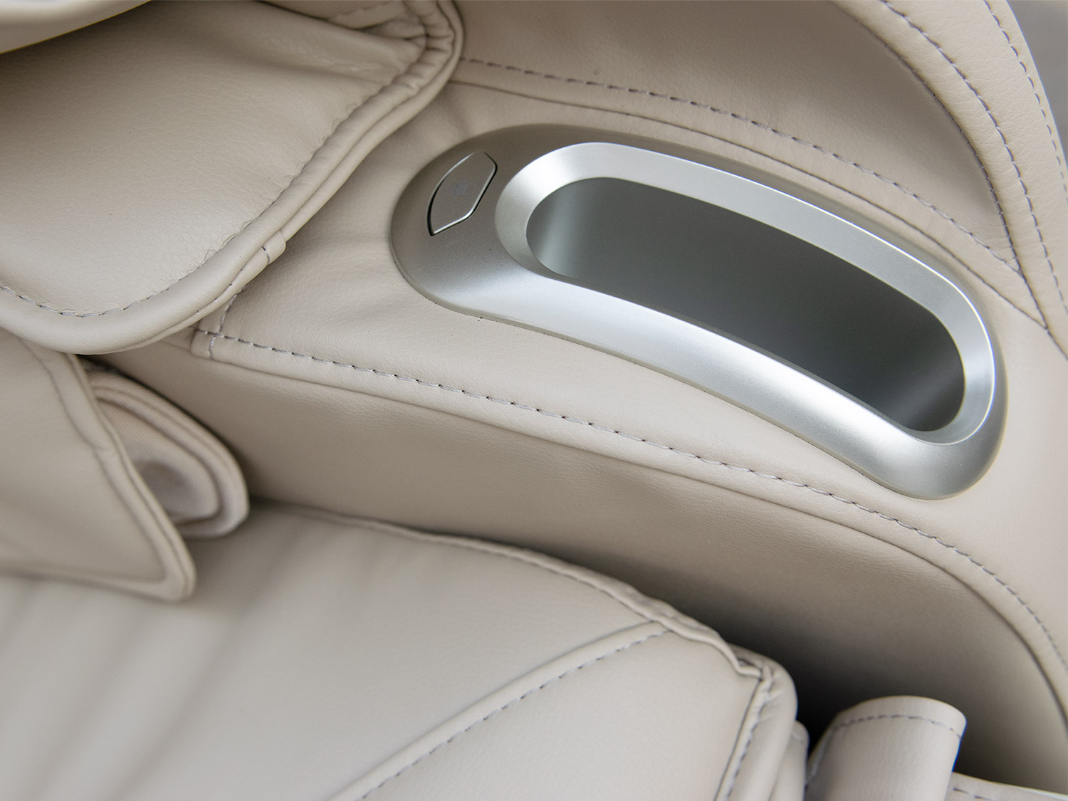 Массажное кресло OTO TITAN TT-01 Beige ru